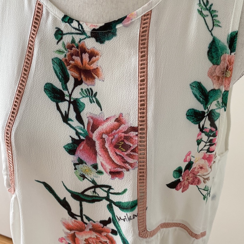 Floral blouse - Picture 4 of 8